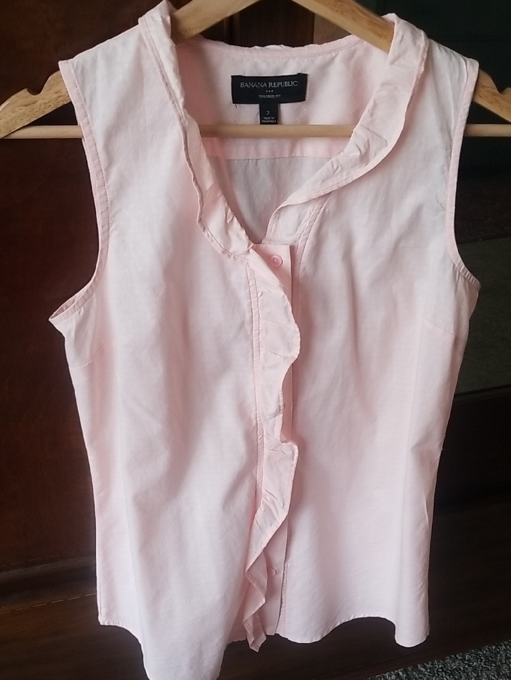 Banana Republic Light Pink Ruffle-Front Sleeveless Shirt🌸